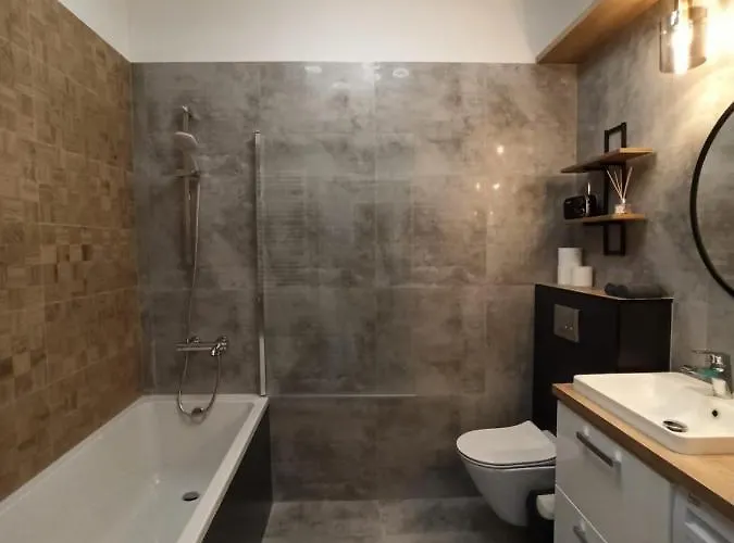 Noce W Jelonce - Nowoczesny Typu W Centrum Jeleniej G - Z Garazem Dla 1-4 Osob